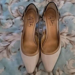 Life Stride🤎3/$40. Classic heels